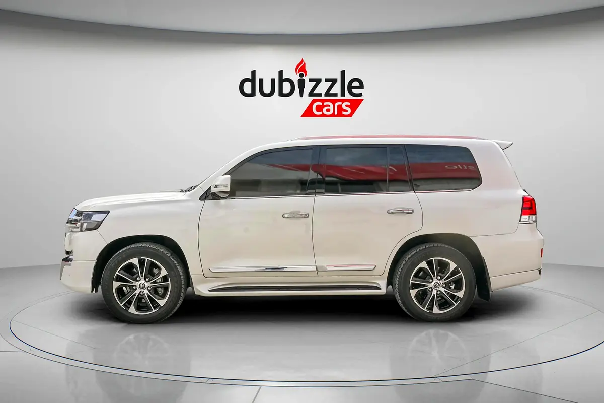 TOYOTA Land Cruiser GXR 2021 - photo 5 - Import Émirats | International Cars
