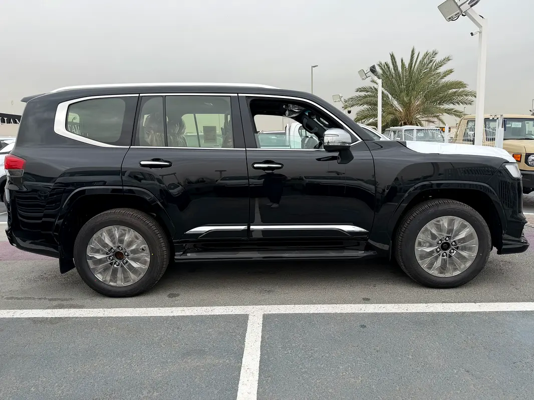 TOYOTA Land Cruiser VXR 2026 - photo 5 - Import Émirats | International Cars