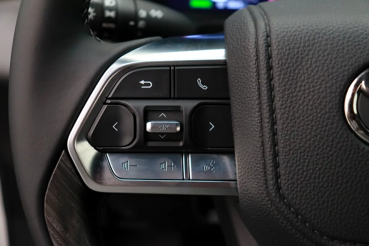 TOYOTA Land Cruiser VXR 2025 - photo 7 - Import Émirats | International Cars