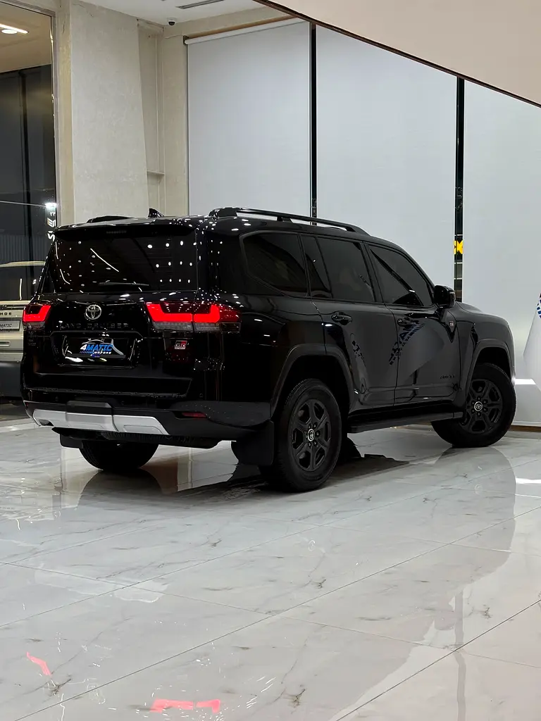 TOYOTA Land Cruiser GR Sport 2024 - photo 11 - Import Émirats | International Cars
