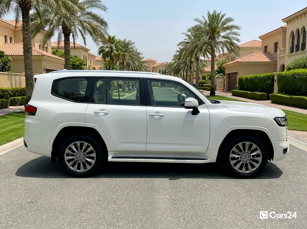 TOYOTA Land Cruiser GXR 2024 - photo 5 - Import Émirats | International Cars