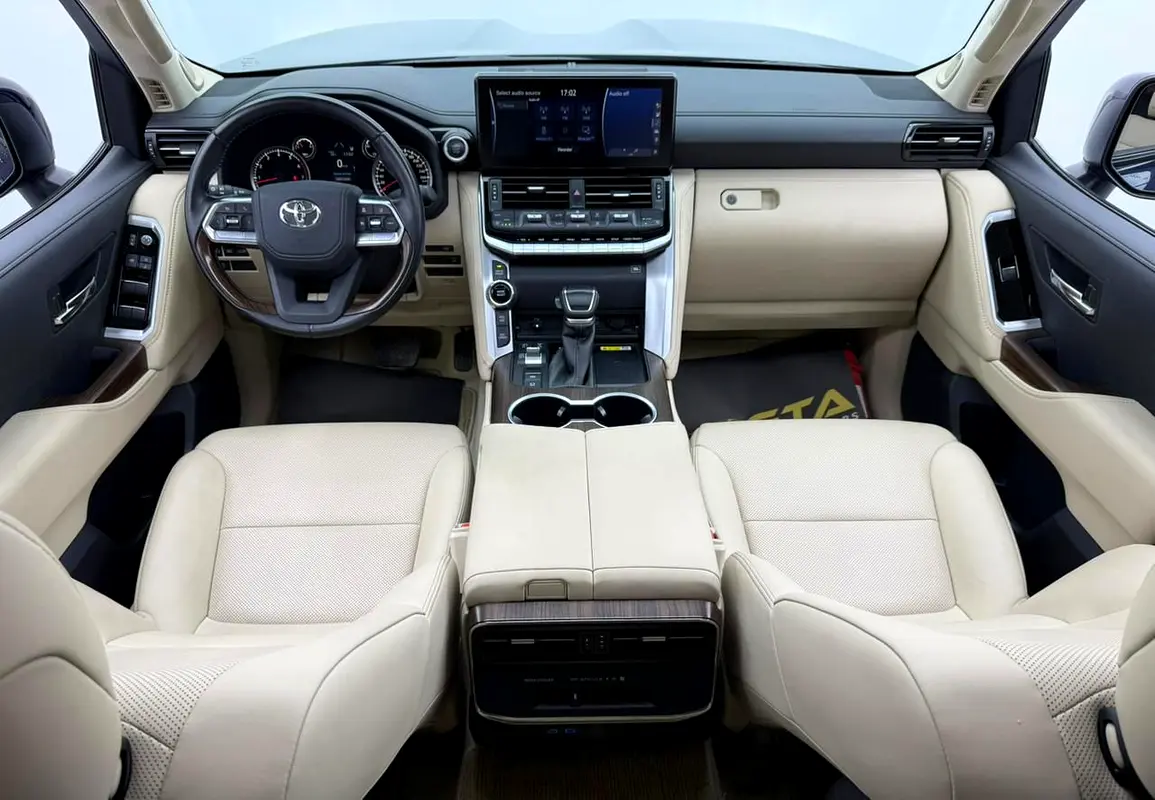 TOYOTA Land Cruiser GXR 2023 - photo 12 - Import Émirats | International Cars