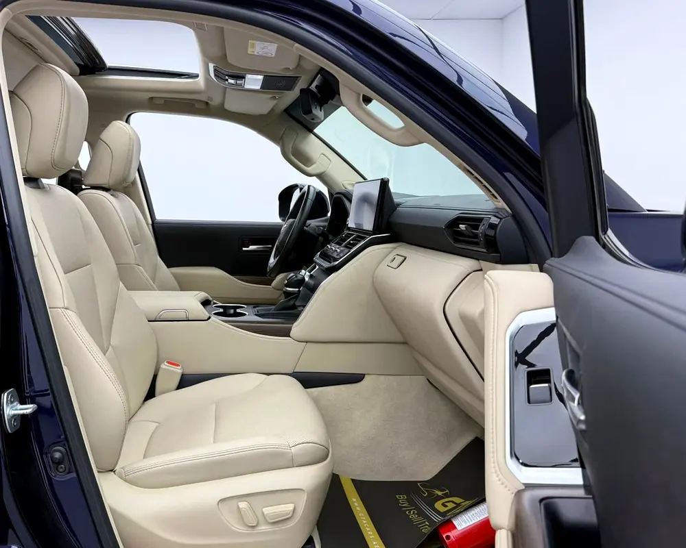 TOYOTA Land Cruiser GXR 2023 - photo 8 - Import Émirats | International Cars