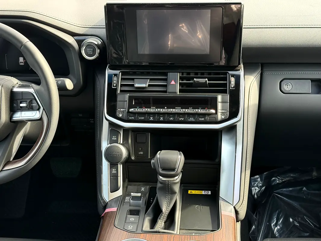 TOYOTA Land Cruiser GXR 2026 - photo 12 - Import Émirats | International Cars