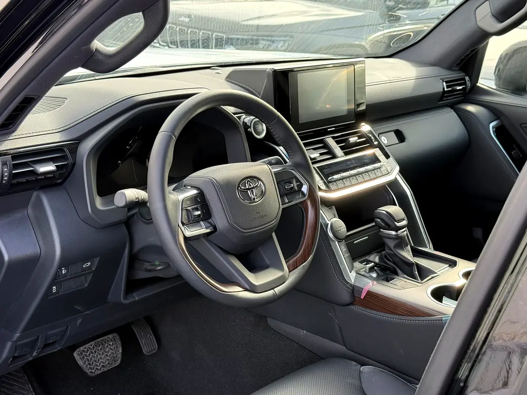 TOYOTA Land Cruiser GXR 2026 - photo 5 - Import Émirats | International Cars