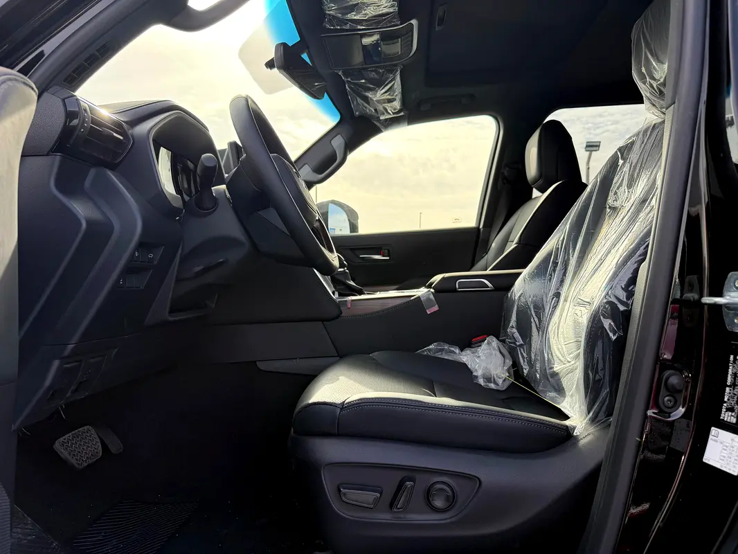 TOYOTA Land Cruiser GXR 2026 - photo 6 - Import Émirats | International Cars