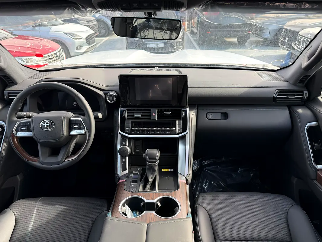 TOYOTA Land Cruiser GXR 2026 - photo 9 - Import Émirats | International Cars