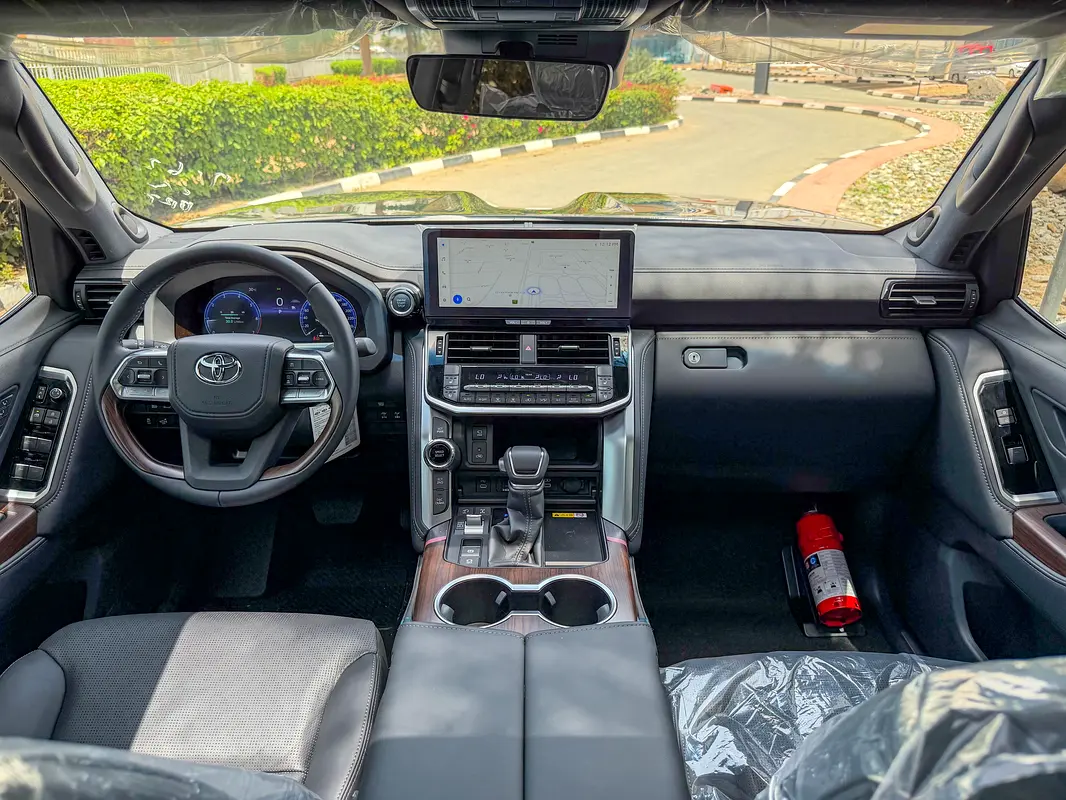 TOYOTA Land Cruiser VX 2025 - photo 6 - Import Émirats | International Cars