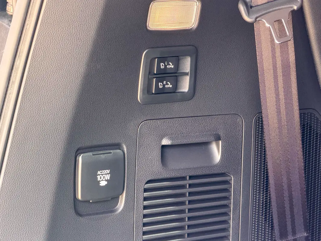 TOYOTA Land Cruiser VX 2025 - photo 7 - Import Émirats | International Cars