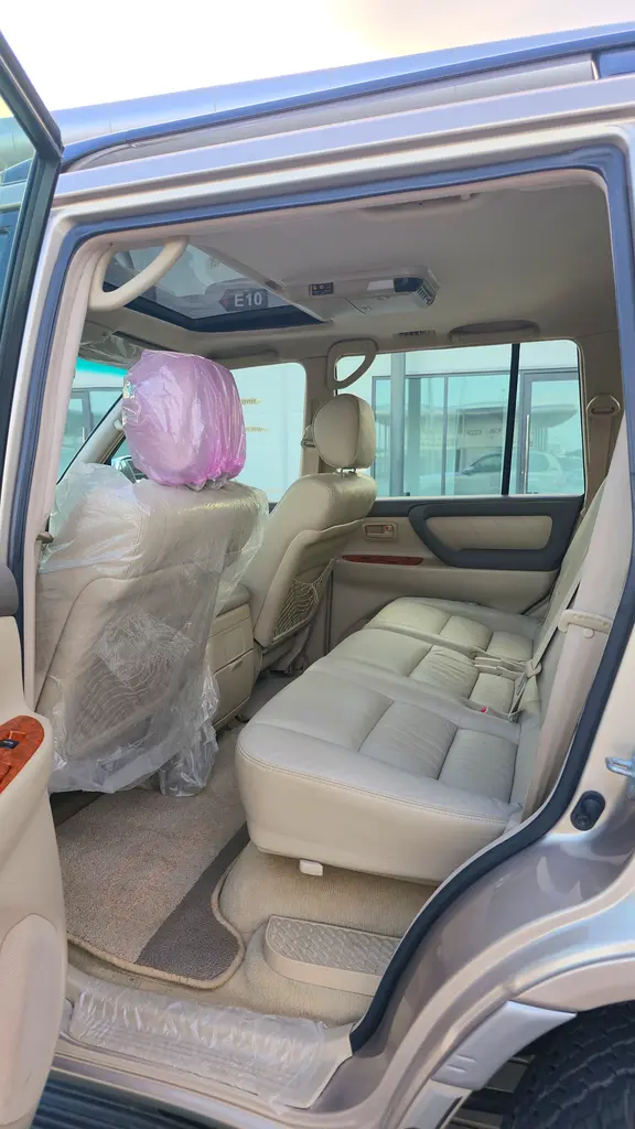 TOYOTA Land Cruiser VXR 2006 - photo 11 - Import Émirats | International Cars