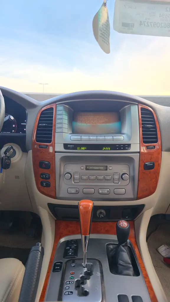 TOYOTA Land Cruiser VXR 2006 - photo 12 - Import Émirats | International Cars