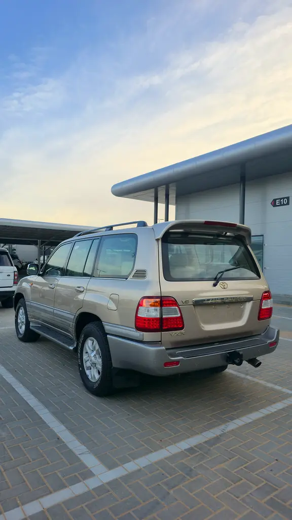 TOYOTA Land Cruiser VXR 2006 - photo 4 - Import Émirats | International Cars