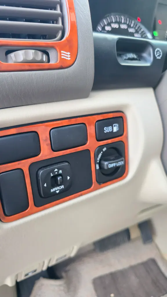 TOYOTA Land Cruiser VXR 2006 - photo 9 - Import Émirats | International Cars