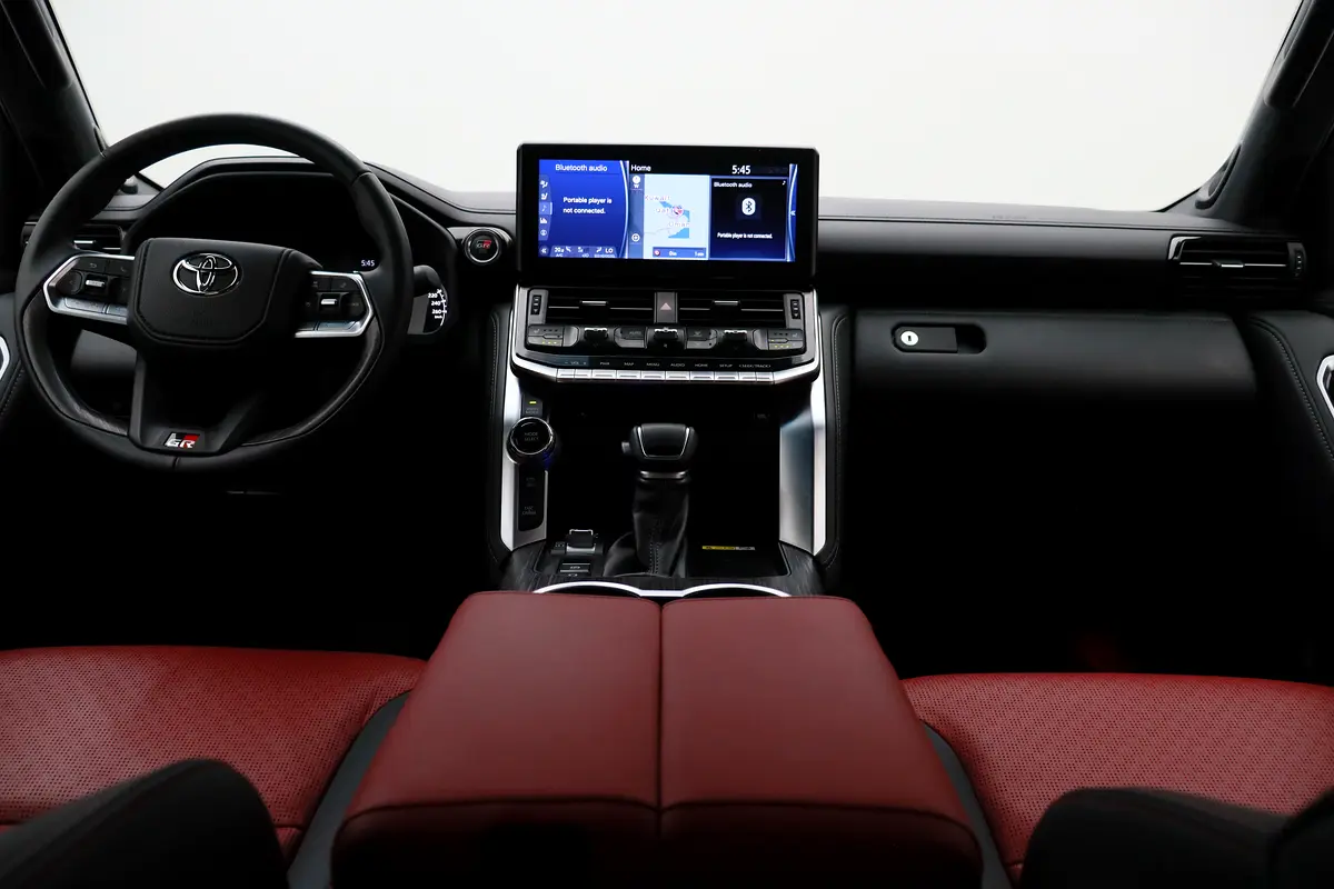 TOYOTA Land Cruiser GR Sport 2024 - photo 10 - Import Émirats | International Cars