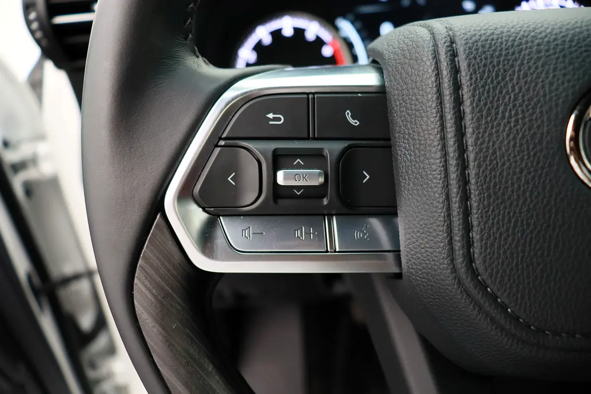 TOYOTA Land Cruiser GR Sport 2024 - photo 7 - Import Émirats | International Cars