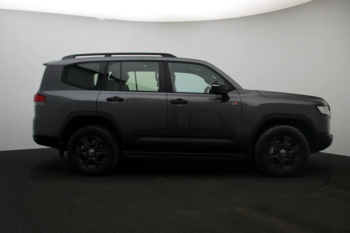 TOYOTA Land Cruiser GR Sport 2024 - photo 5 - Import Émirats | International Cars