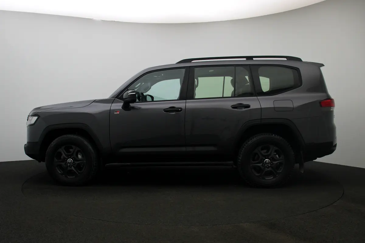 TOYOTA Land Cruiser GR Sport 2024 - photo 6 - Import Émirats | International Cars