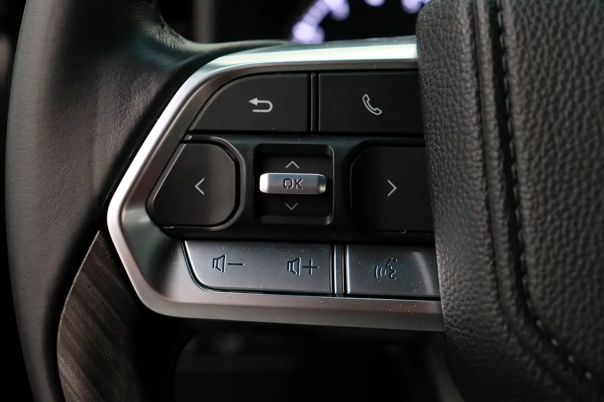 TOYOTA Land Cruiser GR Sport 2024 - photo 7 - Import Émirats | International Cars