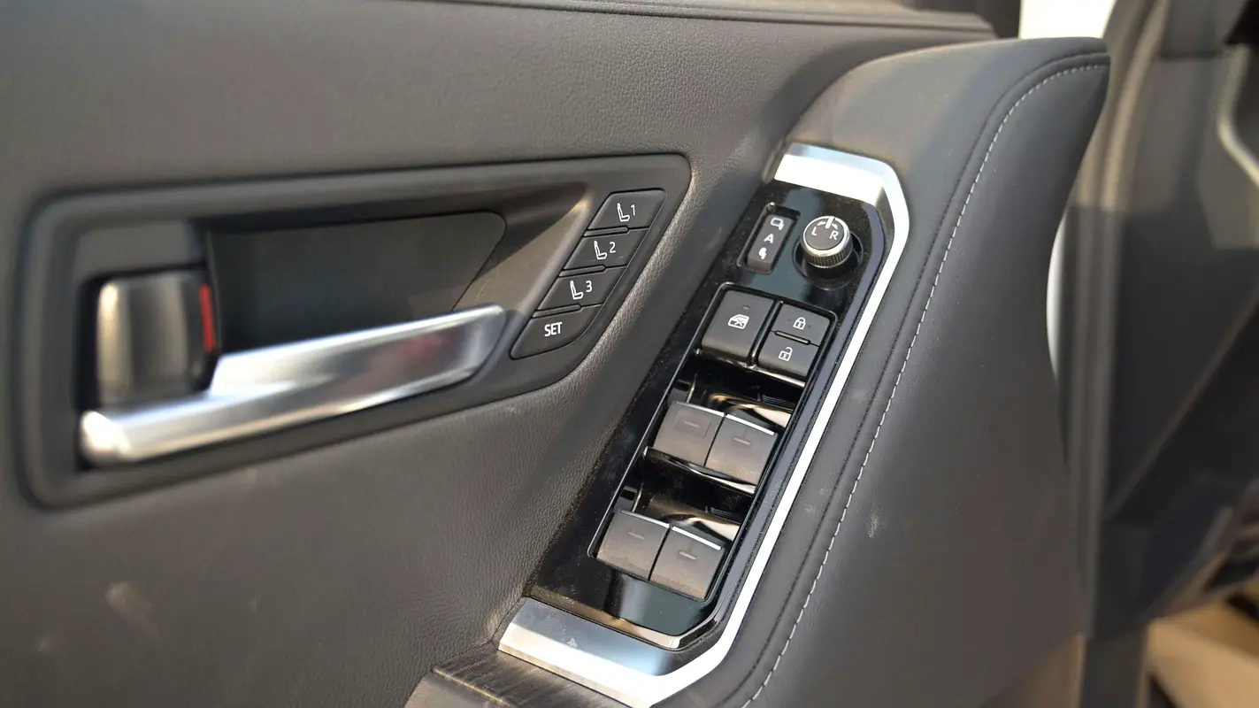 TOYOTA Land Cruiser VXR 2025 - photo 11 - Import Émirats | International Cars