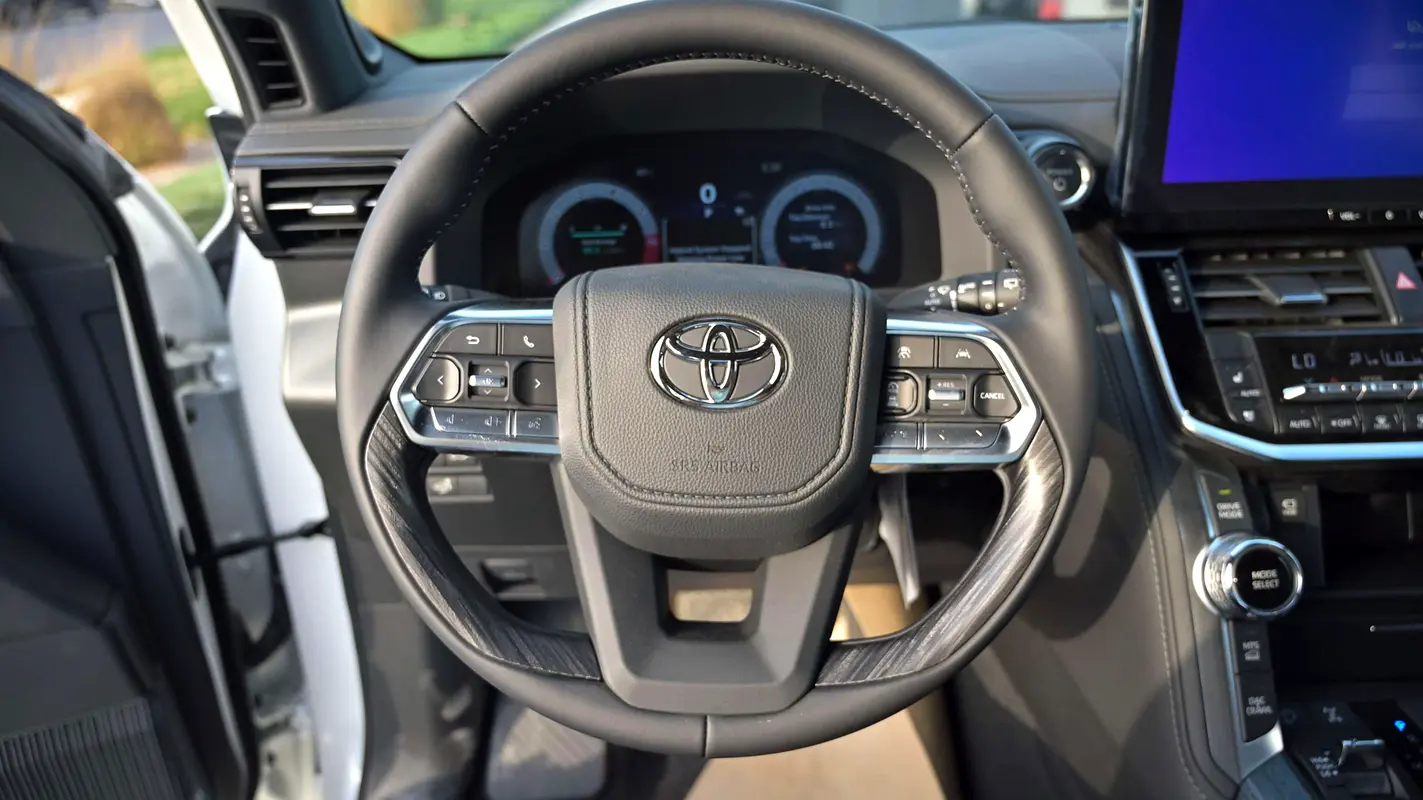 TOYOTA Land Cruiser VXR 2025 - photo 7 - Import Émirats | International Cars