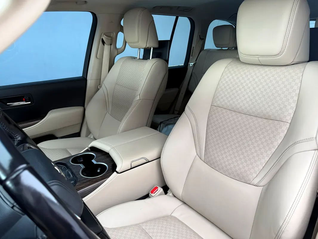 TOYOTA Land Cruiser VXR 2022 - photo 10 - Import Émirats | International Cars