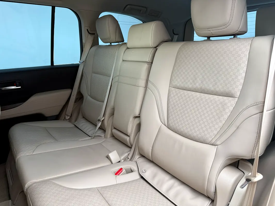 TOYOTA Land Cruiser VXR 2022 - photo 11 - Import Émirats | International Cars