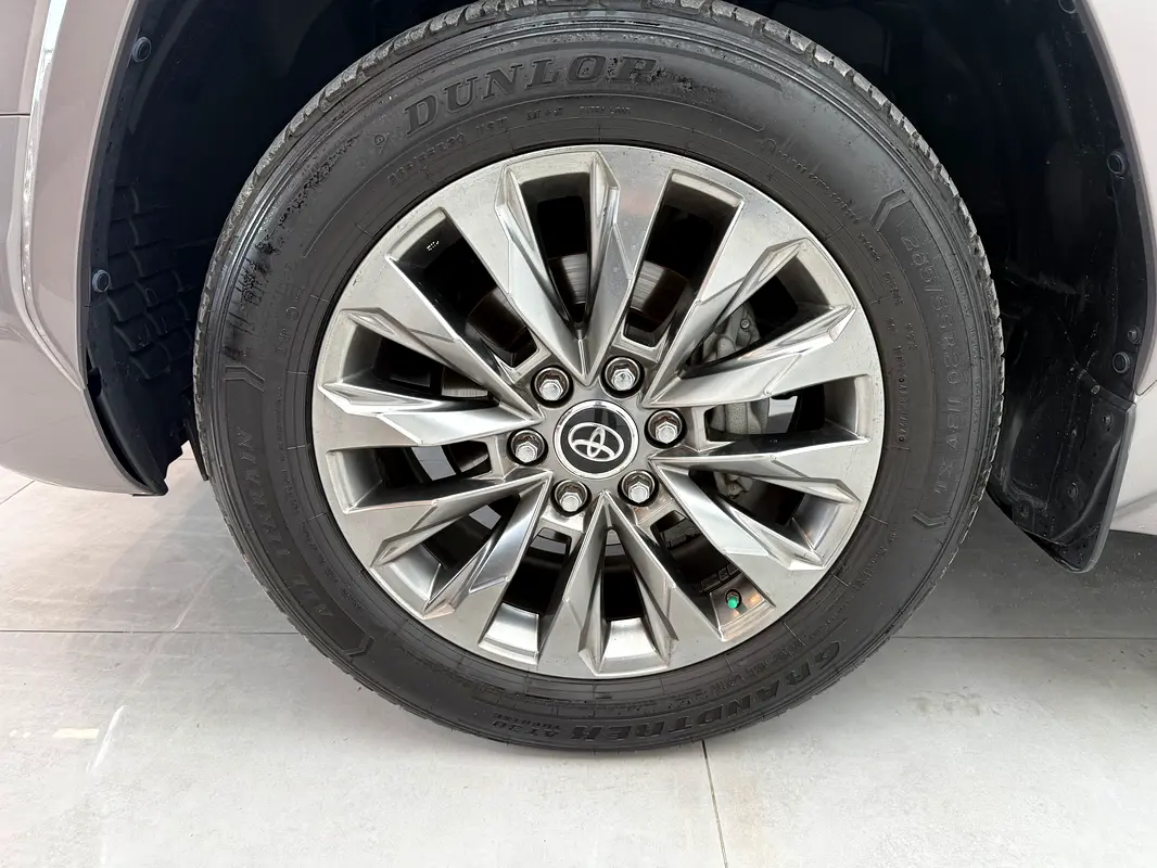 TOYOTA Land Cruiser VXR 2022 - photo 6 - Import Émirats | International Cars