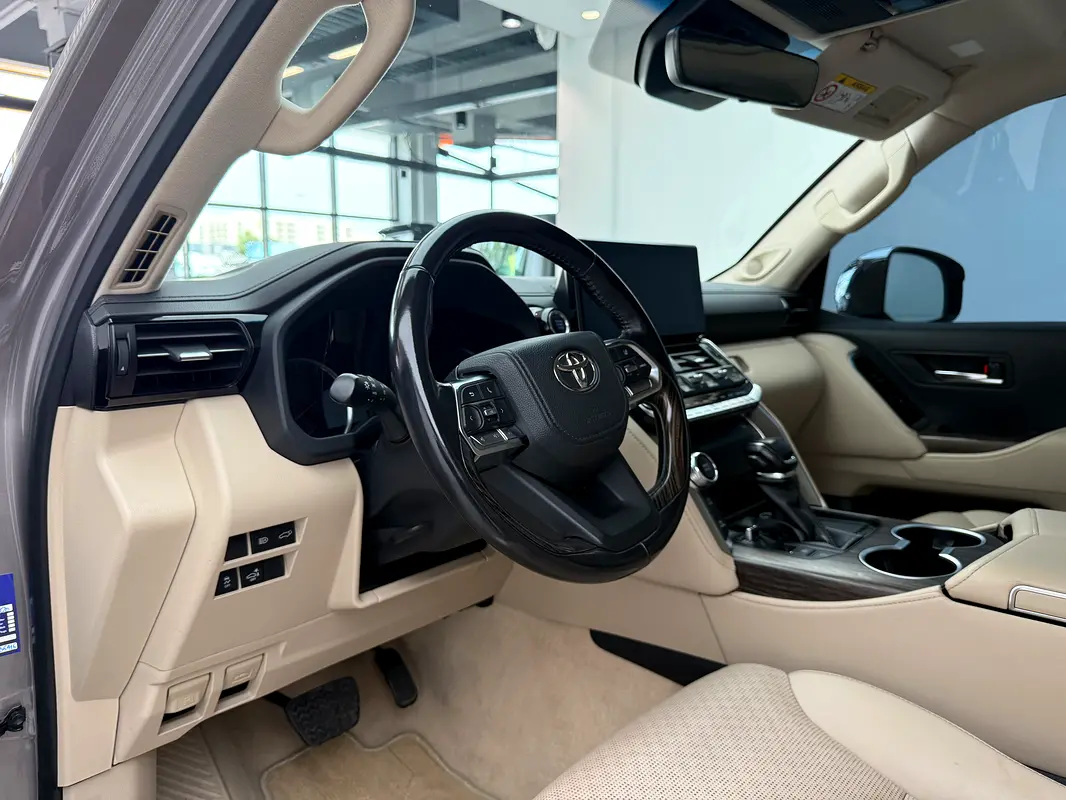 TOYOTA Land Cruiser VXR 2022 - photo 7 - Import Émirats | International Cars