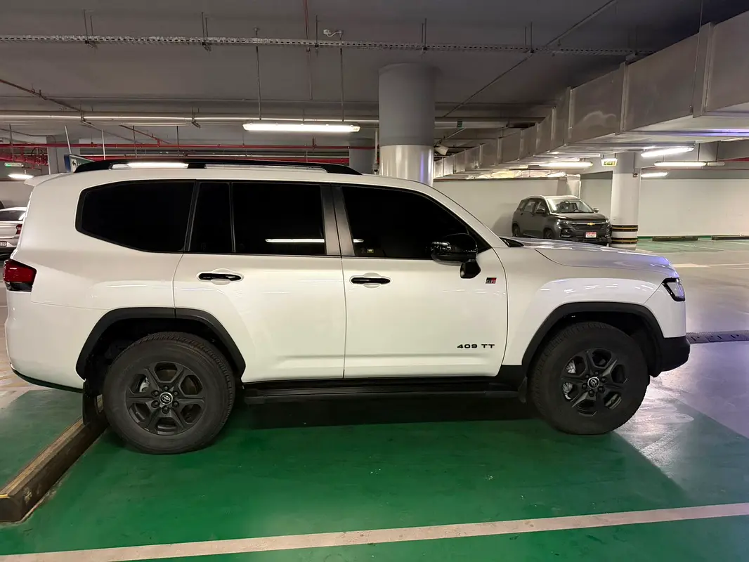 TOYOTA Land Cruiser GR Sport 2025 - photo 6 - Import Émirats | International Cars