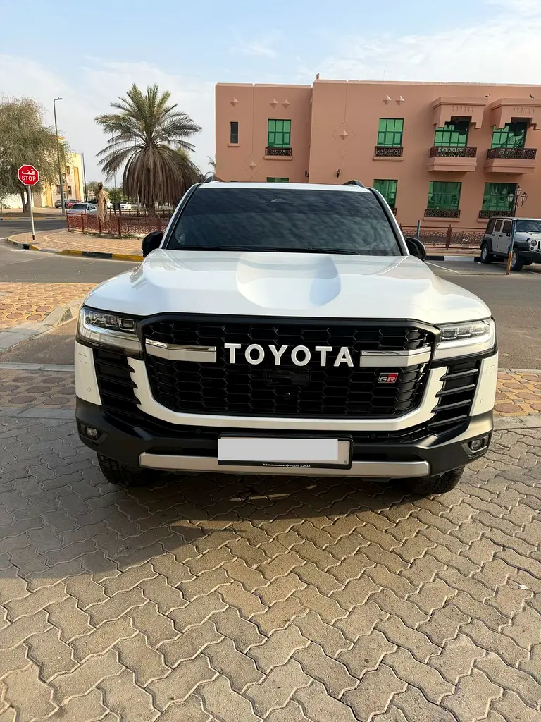 TOYOTA Land Cruiser GR Sport 2025 - photo 8 - Import Émirats | International Cars