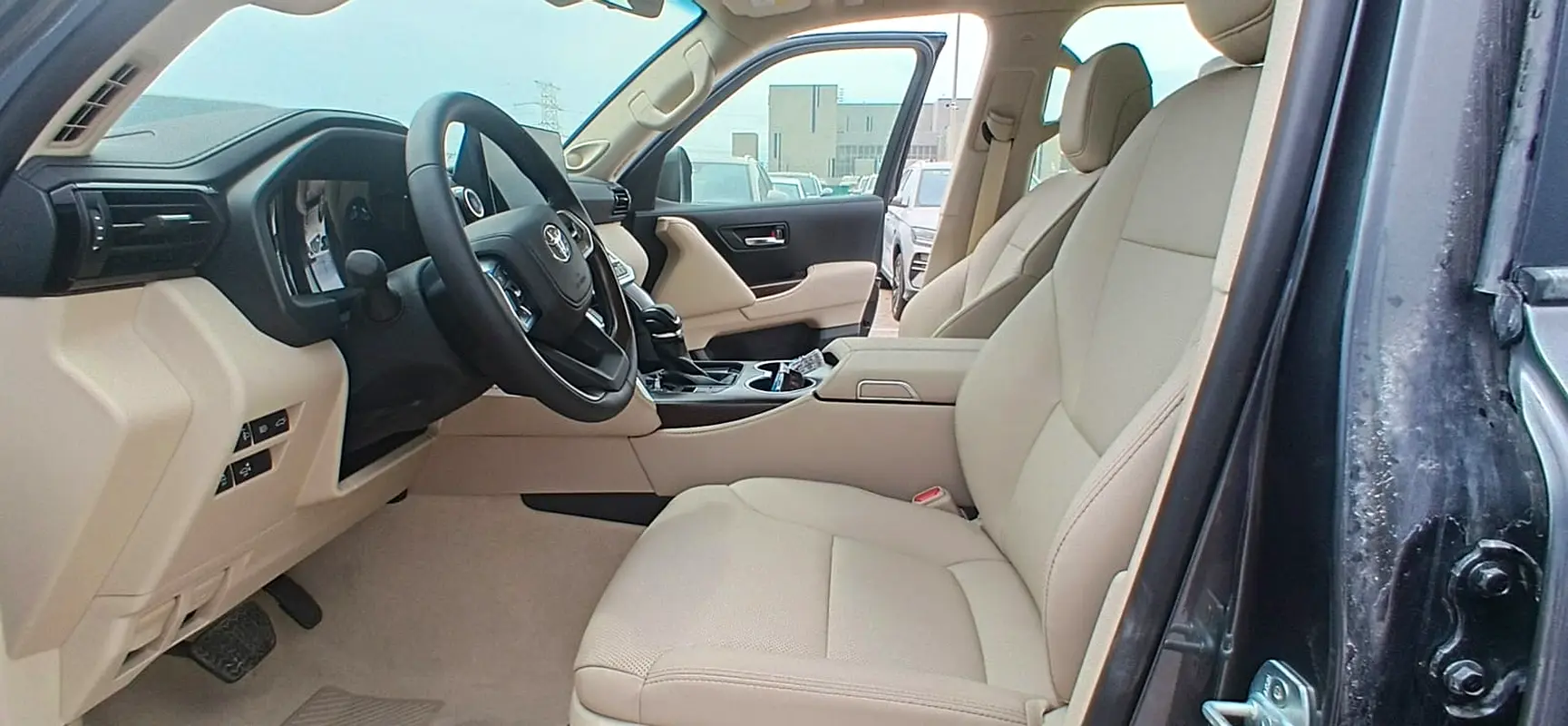 TOYOTA Land Cruiser GXR 2025 - photo 11 - Import Émirats | International Cars