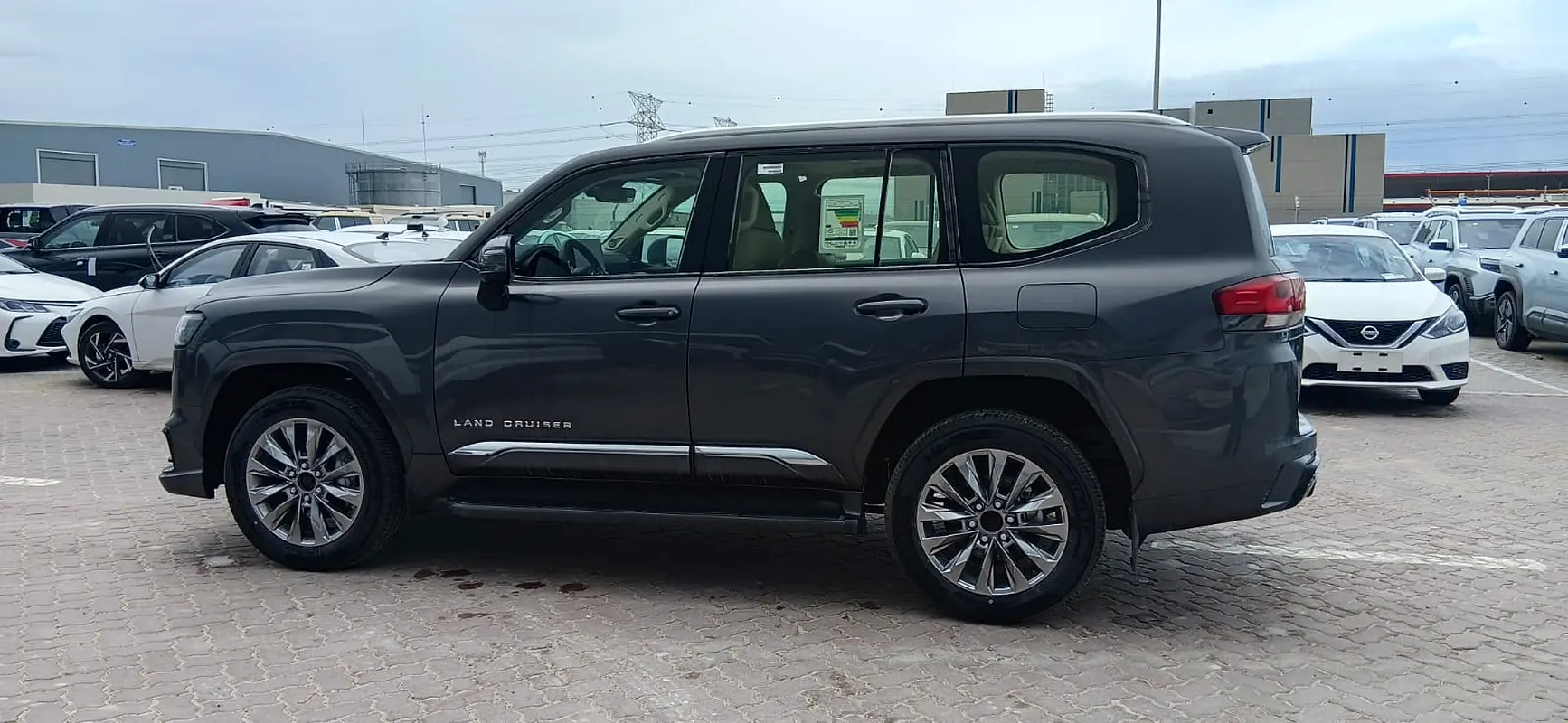 TOYOTA Land Cruiser GXR 2025 - photo 5 - Import Émirats | International Cars