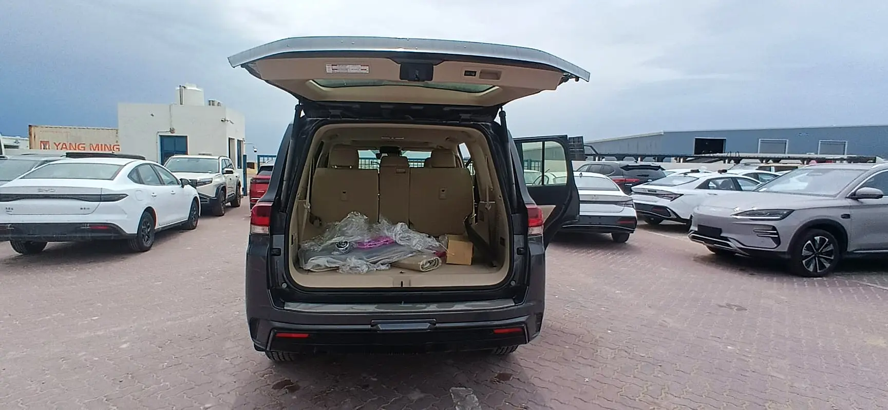 TOYOTA Land Cruiser GXR 2025 - photo 7 - Import Émirats | International Cars