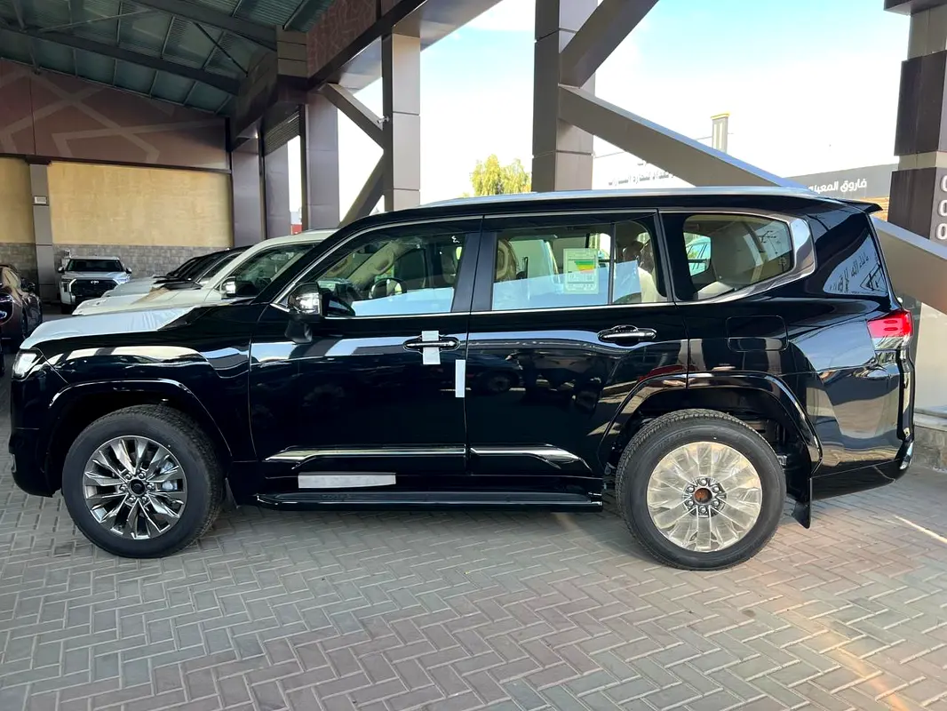 TOYOTA Land Cruiser VX 2024 - photo 4 - Import Émirats | International Cars