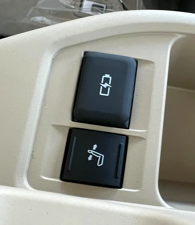 TOYOTA Land Cruiser VX 2024 - photo 7 - Import Émirats | International Cars