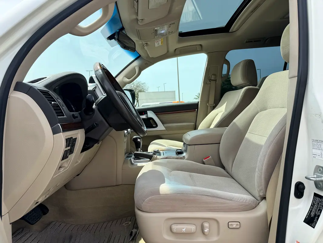 TOYOTA Land Cruiser EXR 2018 - photo 10 - Import Émirats | International Cars