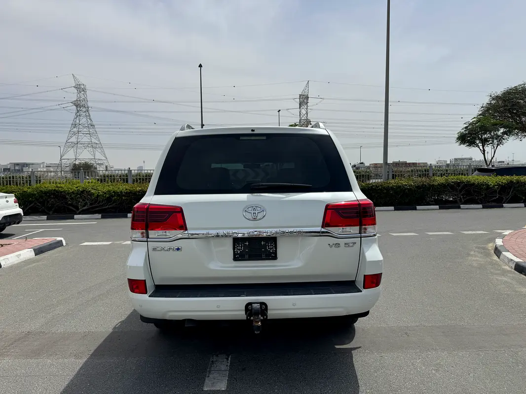 TOYOTA Land Cruiser EXR 2018 - photo 12 - Import Émirats | International Cars