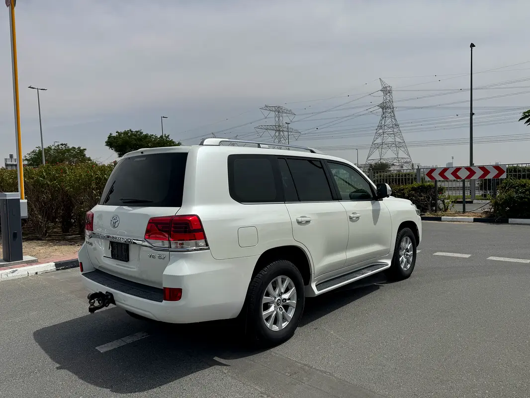 TOYOTA Land Cruiser EXR 2018 - photo 8 - Import Émirats | International Cars