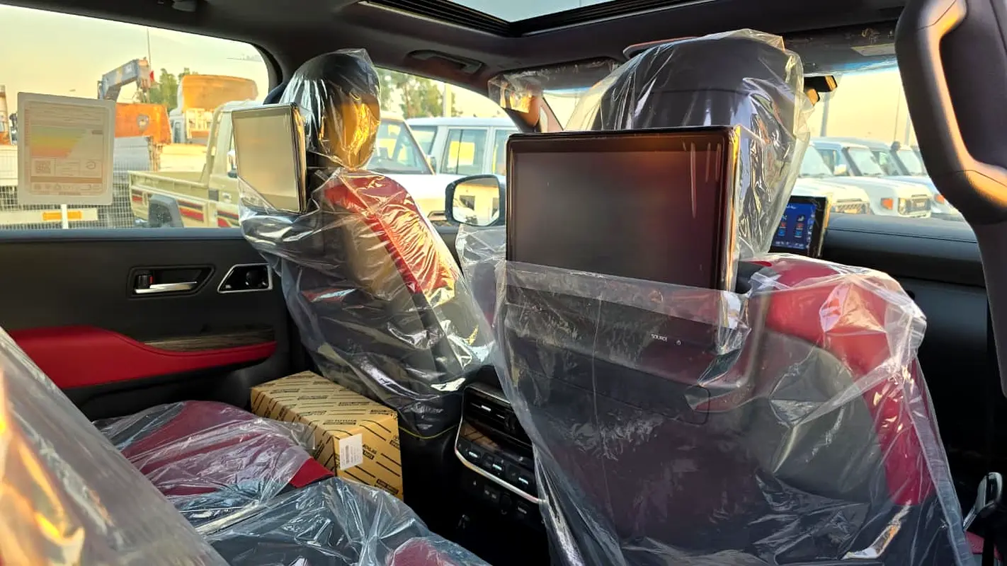 TOYOTA Land Cruiser VXR 2024 - photo 11 - Import Émirats | International Cars