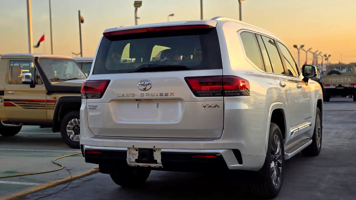 TOYOTA Land Cruiser VXR 2024 - photo 4 - Import Émirats | International Cars