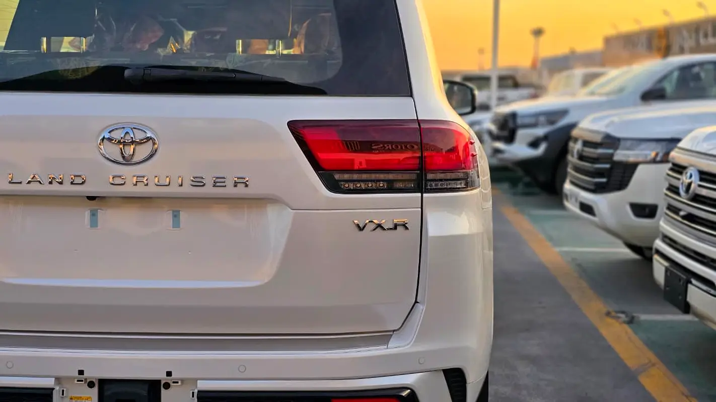 TOYOTA Land Cruiser VXR 2024 - photo 6 - Import Émirats | International Cars