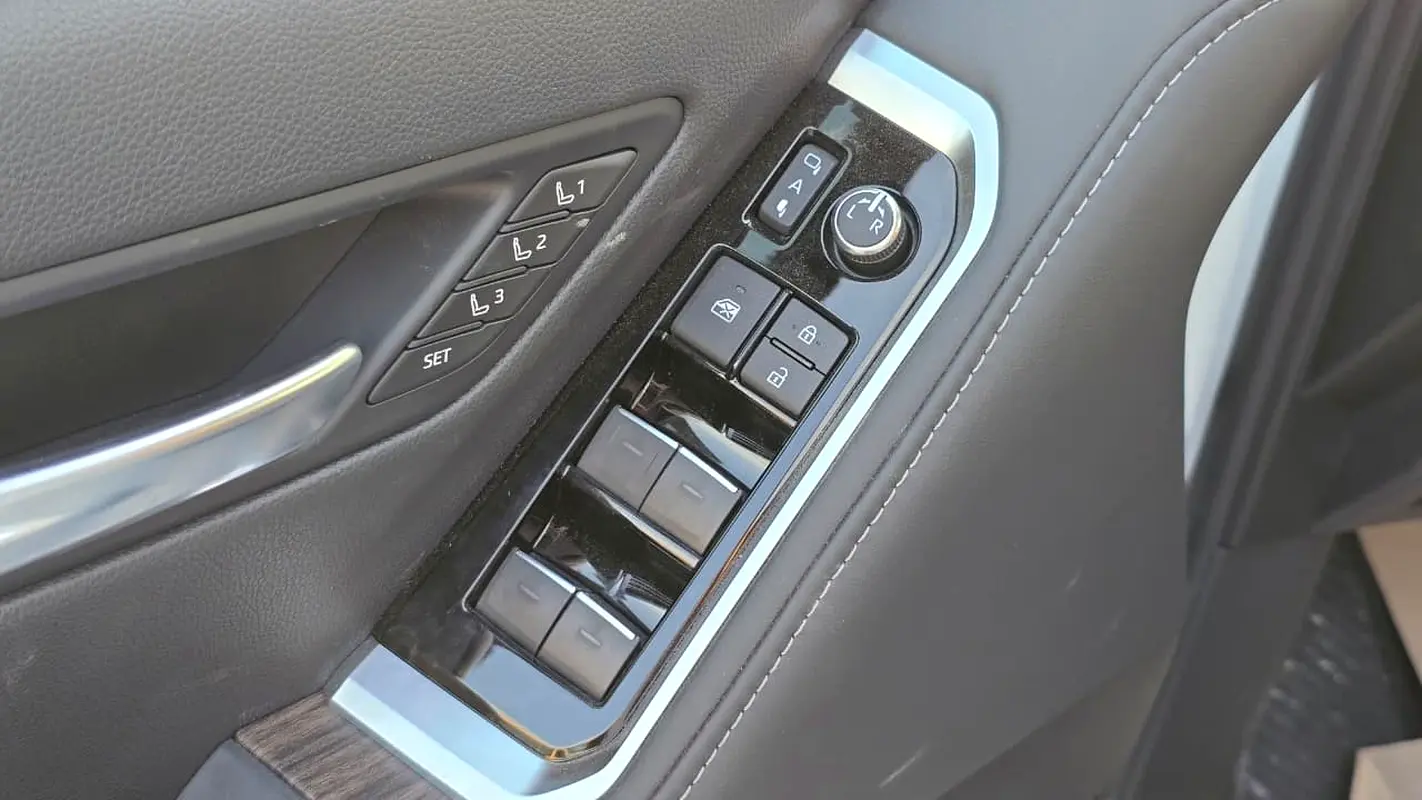 TOYOTA Land Cruiser VXR 2024 - photo 9 - Import Émirats | International Cars