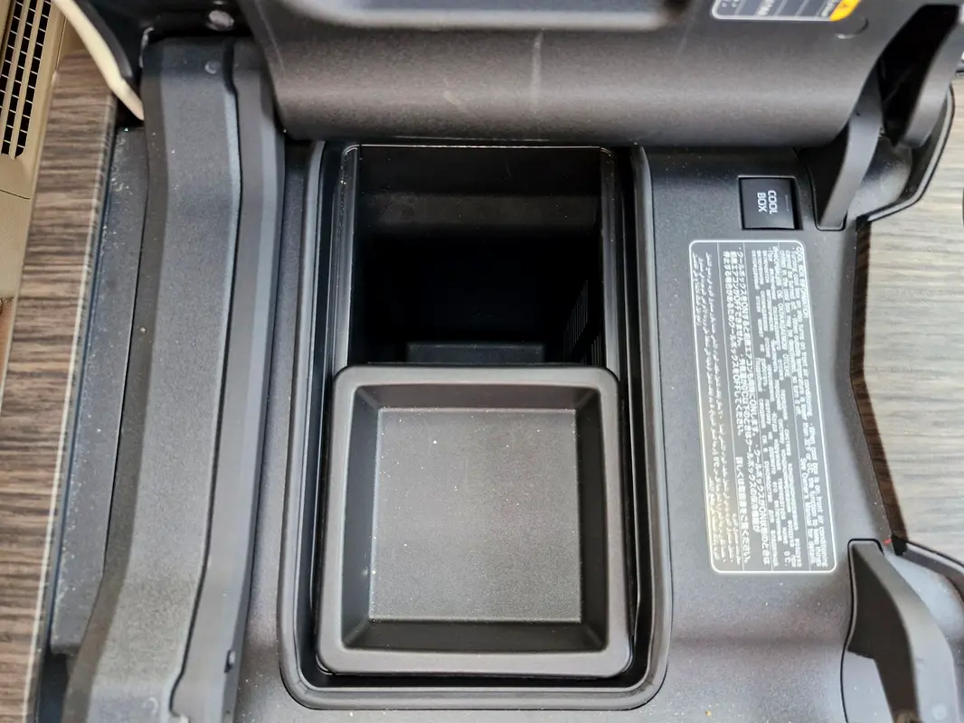 TOYOTA Land Cruiser 4.0L 2024 - photo 12 - Import Émirats | International Cars