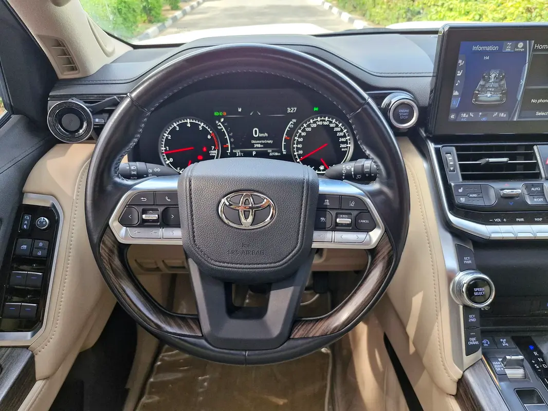 TOYOTA Land Cruiser 4.0L 2024 - photo 8 - Import Émirats | International Cars