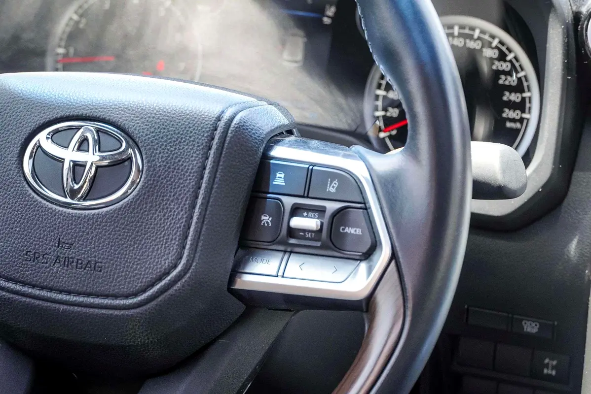 TOYOTA Land Cruiser GXR 2024 - photo 11 - Import Émirats | International Cars