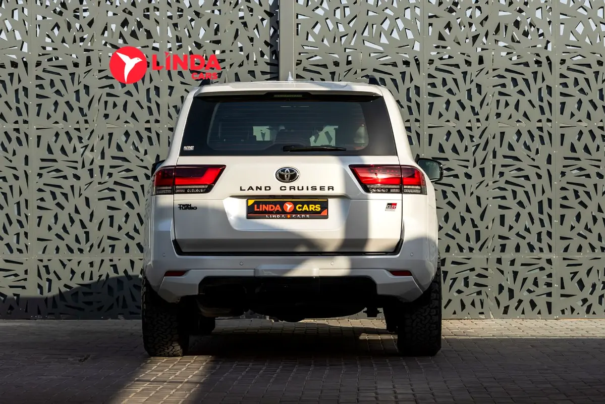 TOYOTA Land Cruiser GR Sport 2022 - photo 4 - Import Émirats | International Cars