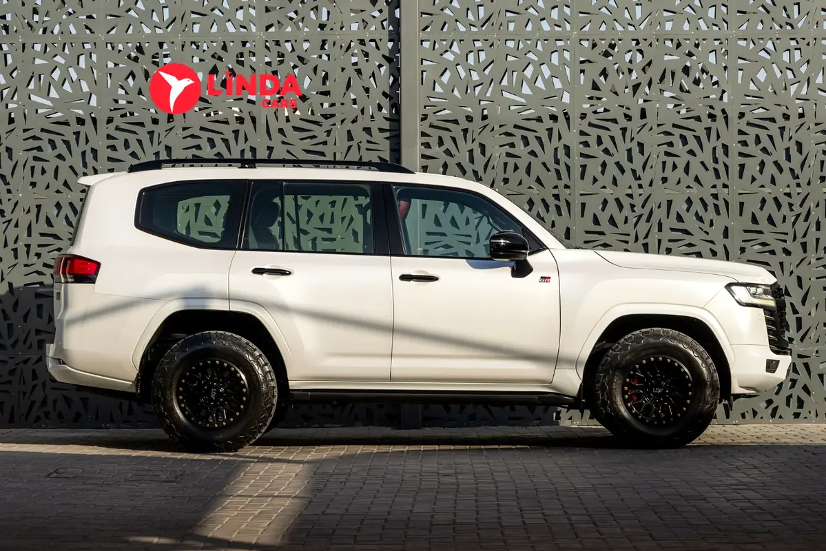 TOYOTA Land Cruiser GR Sport 2022 - photo 8 - Import Émirats | International Cars