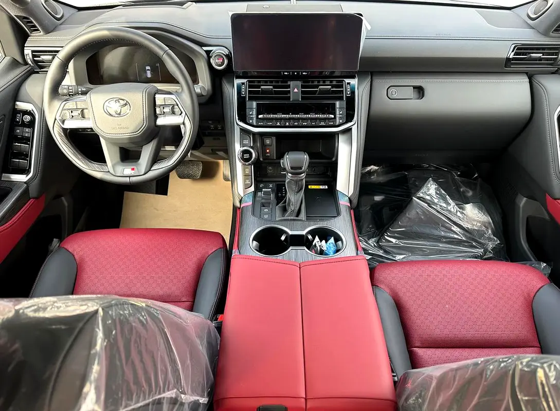 TOYOTA Land Cruiser GR Sport 2026 - photo 10 - Import Émirats | International Cars