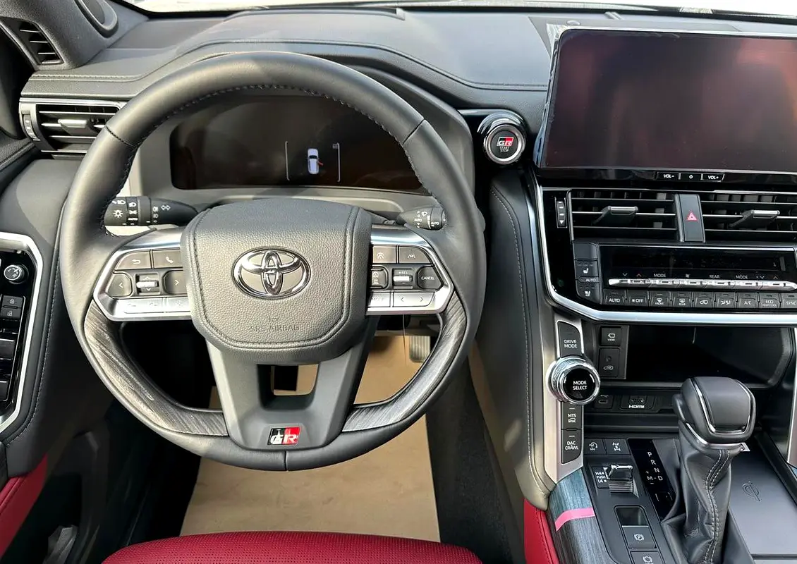 TOYOTA Land Cruiser GR Sport 2026 - photo 11 - Import Émirats | International Cars