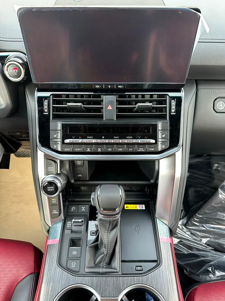 TOYOTA Land Cruiser GR Sport 2026 - photo 12 - Import Émirats | International Cars
